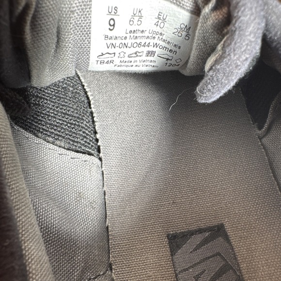 Vans Suede Leather Skateboard Sneakers Shoes Womens 9 Low Top Black Animal Print - Picture 15 of 16